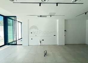 فيلا حديثة منفصلة 4 + 1 مع قطعة أرض كبيرة في فتحية