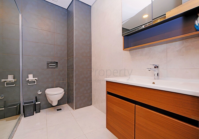 شقة مريحة مفروشة 1 + 1 في مجمع سكني حديث