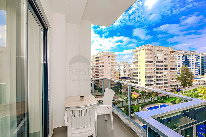 شقة مريحة مفروشة 1 + 1 في مجمع سكني حديث