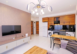 شقة مريحة مفروشة 1 + 1 في مجمع سكني حديث