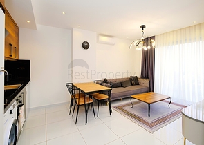 شقة مريحة مفروشة 1 + 1 في مجمع سكني حديث