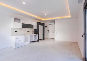 شقة حديثة 1 + 1 في وسط ألانيا