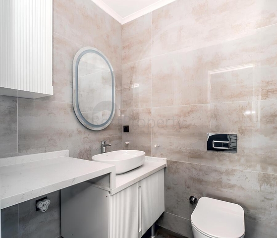 شقة حديثة 1 + 1 في مبنى جديد في حي كليوباترا