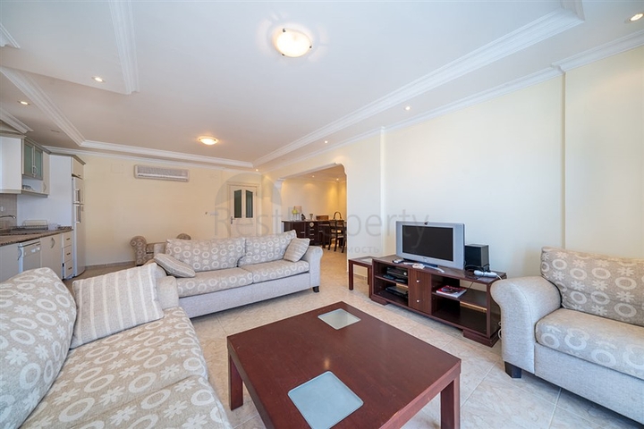 بنتهاوس واسع 4 + 1 مع تراس في منطقة توسمور