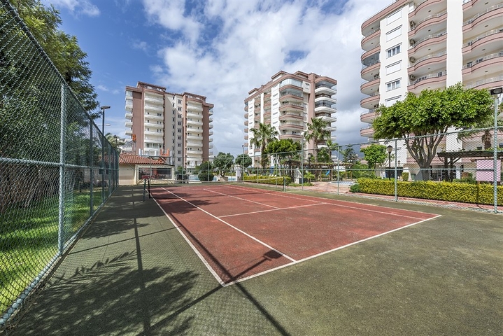 بنتهاوس واسع 4 + 1 مع تراس في منطقة توسمور