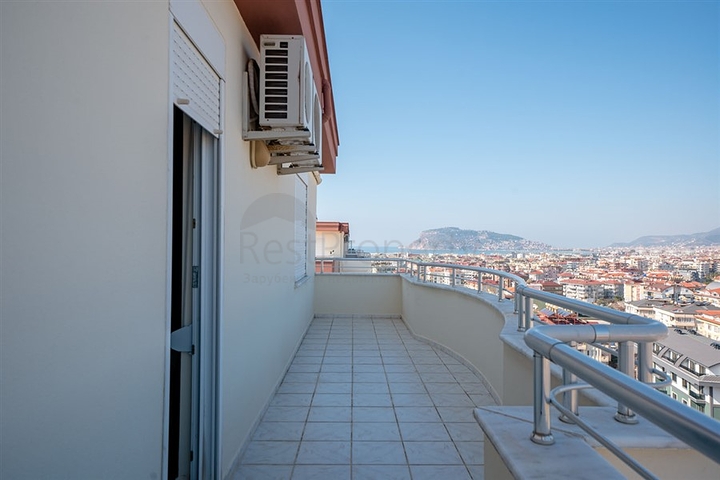 بنتهاوس واسع 4 + 1 مع تراس في منطقة توسمور