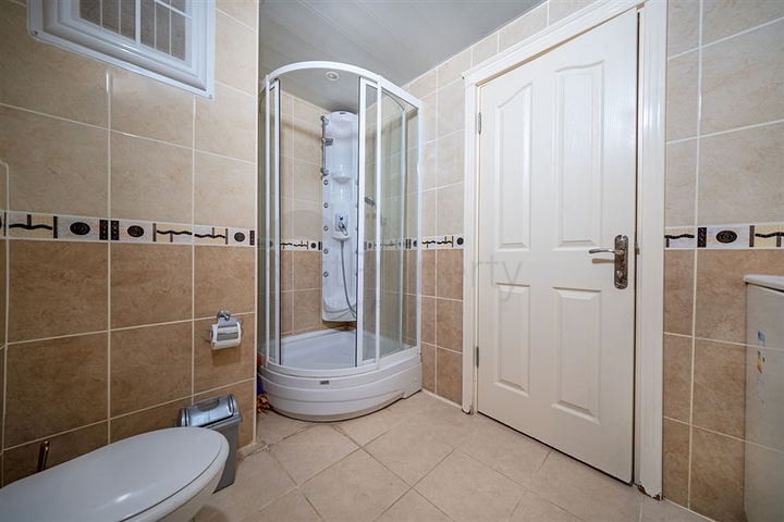 بنتهاوس واسع 4 + 1 مع تراس في منطقة توسمور