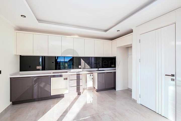 بنتهاوس حديث 2 + 1 في جزء مرموق من ألانيا